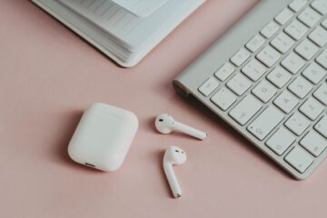 how connect airpods to a mac - cover