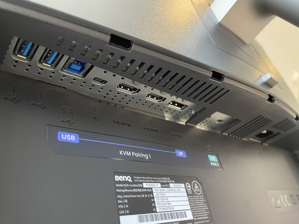BenQ PD3225U connection ports