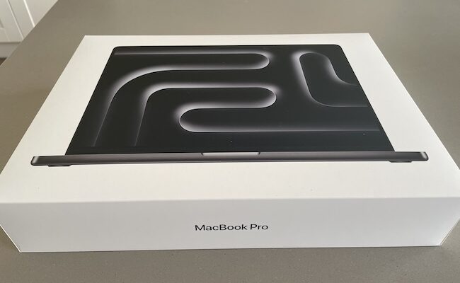 new macbook pro box - cover