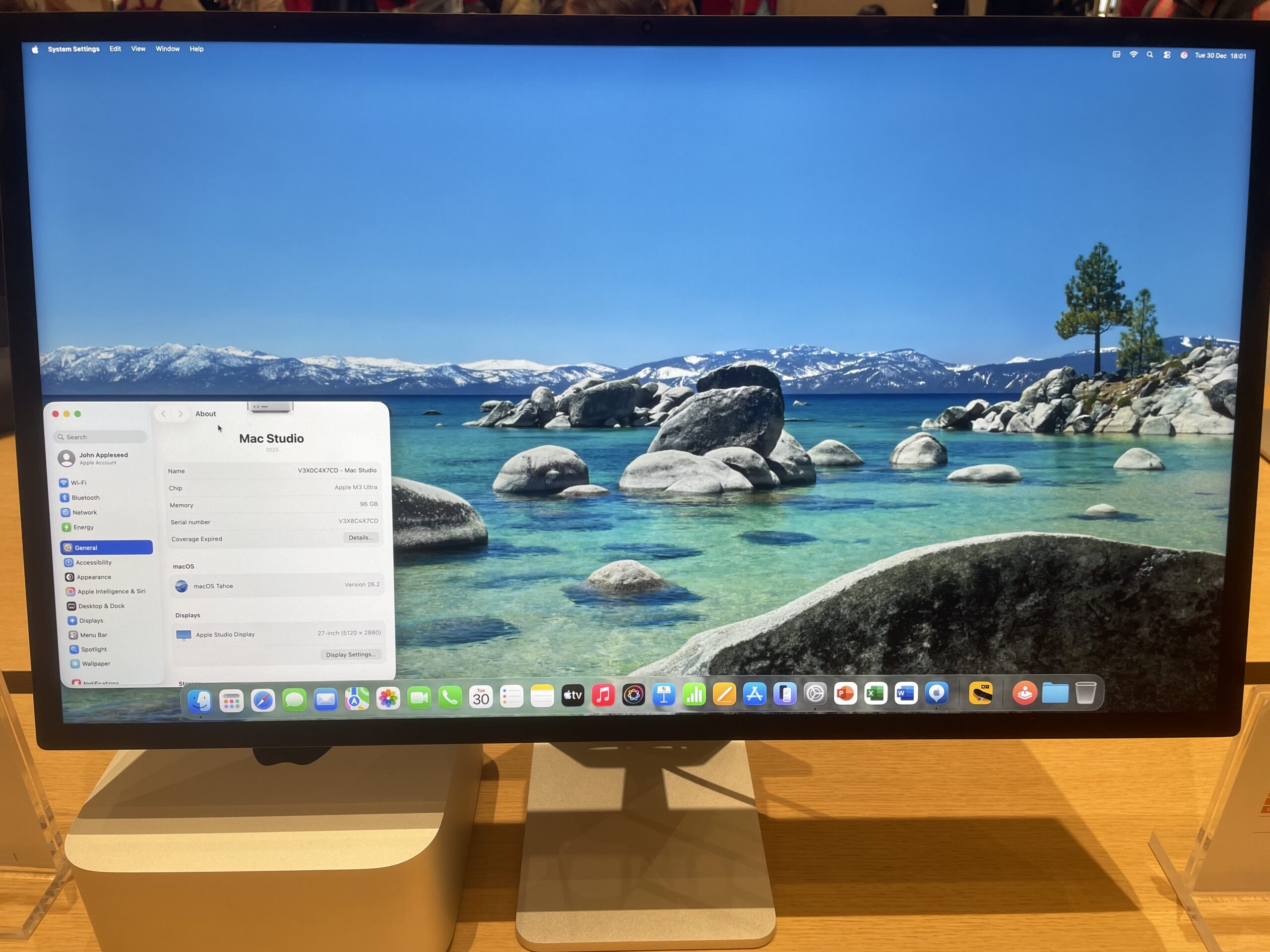 Apple Studio Display 2 vs 1