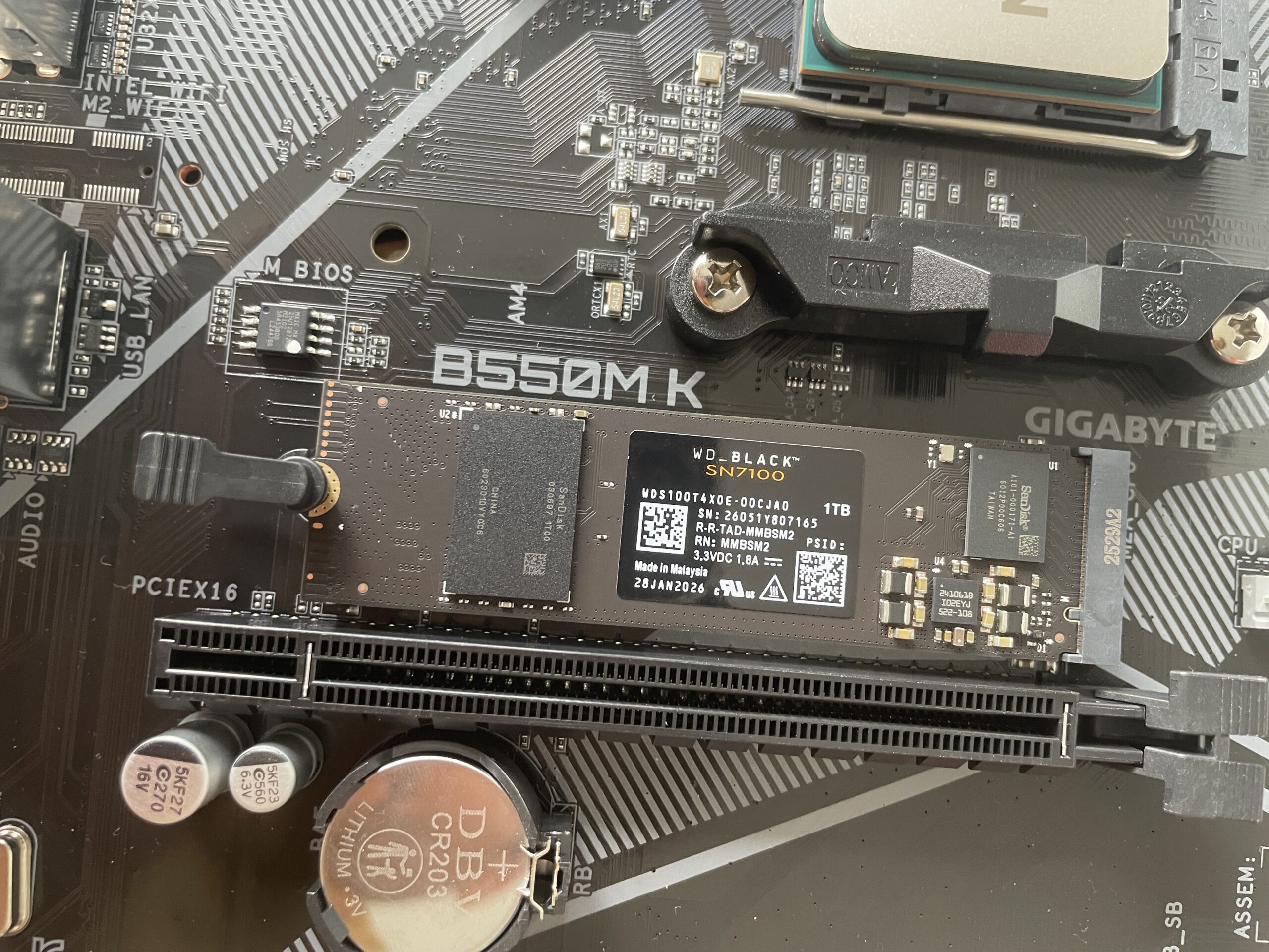 1TB wd black sn7100 inserted into motherboard
