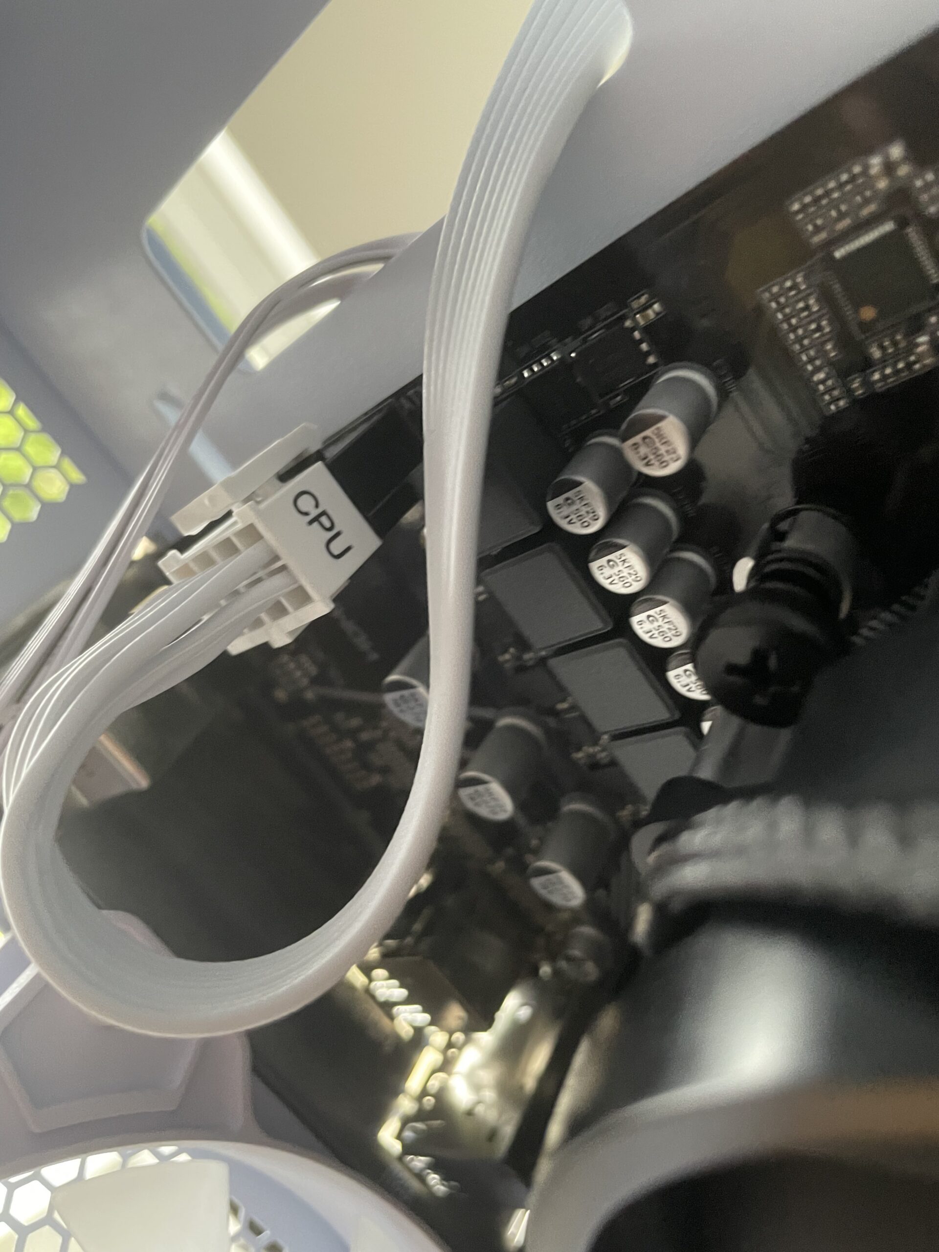gigabyte B550M motherboard CPU power cable