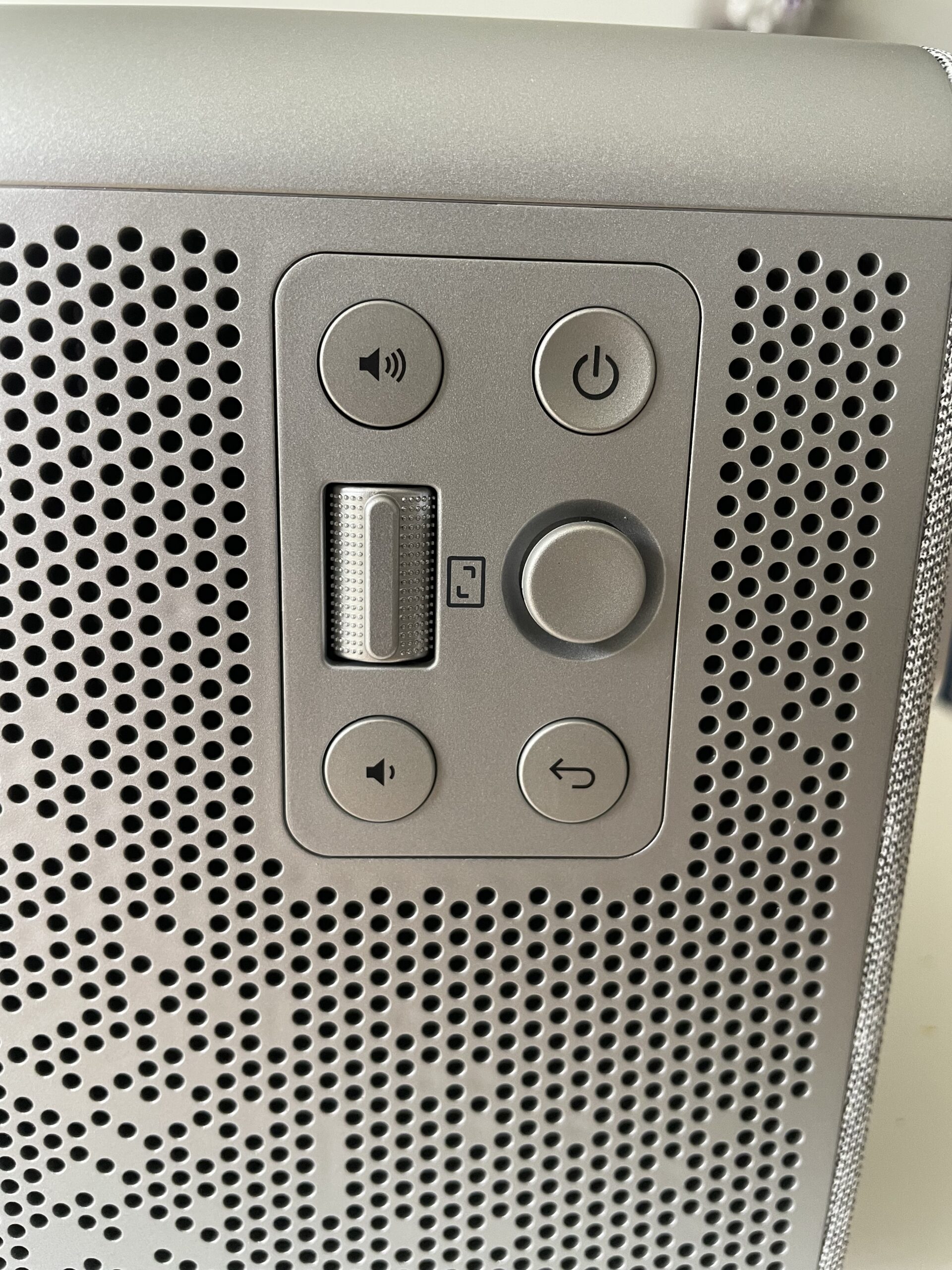 TK705i Projector review - controls