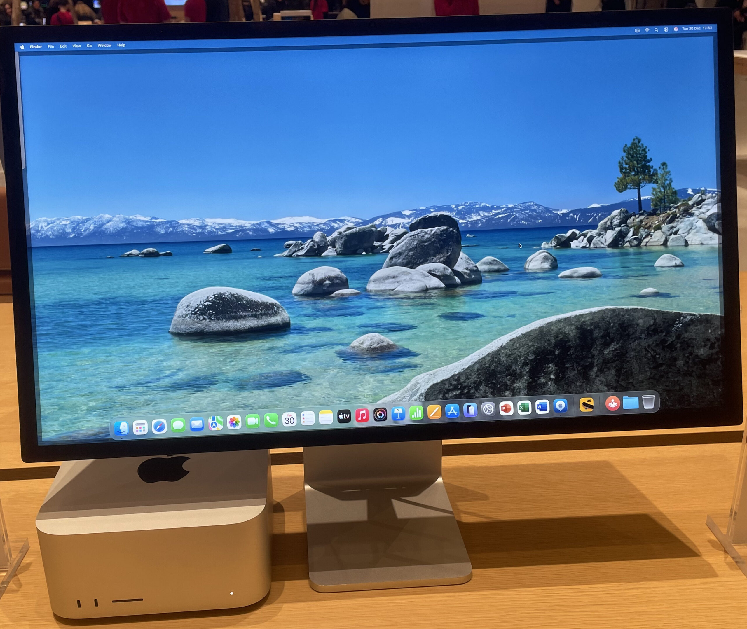 studio display vs studio display xdr