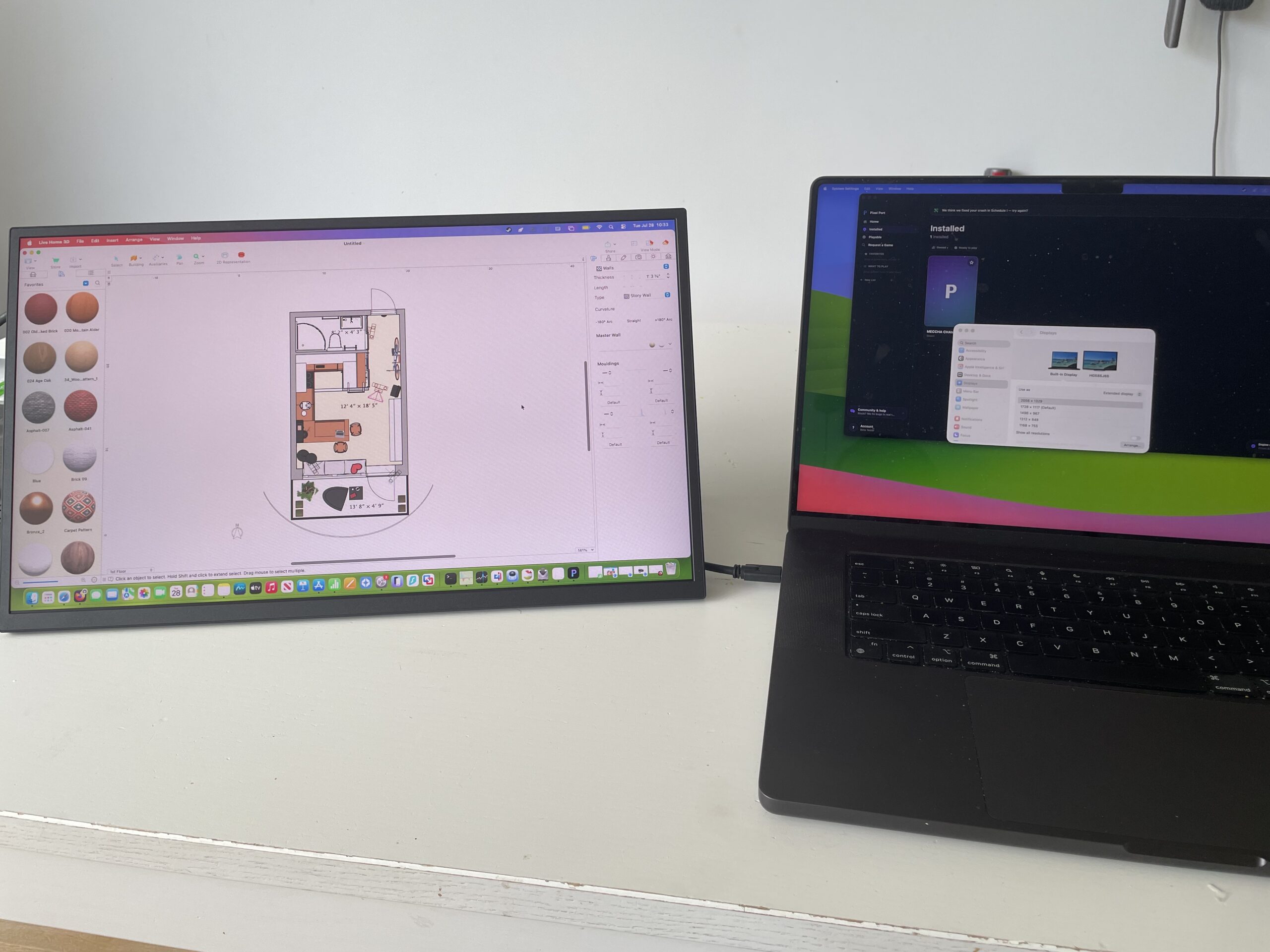 UPERFECT NxtLED Portable Monitor 18.5 used as an extended display with Mac