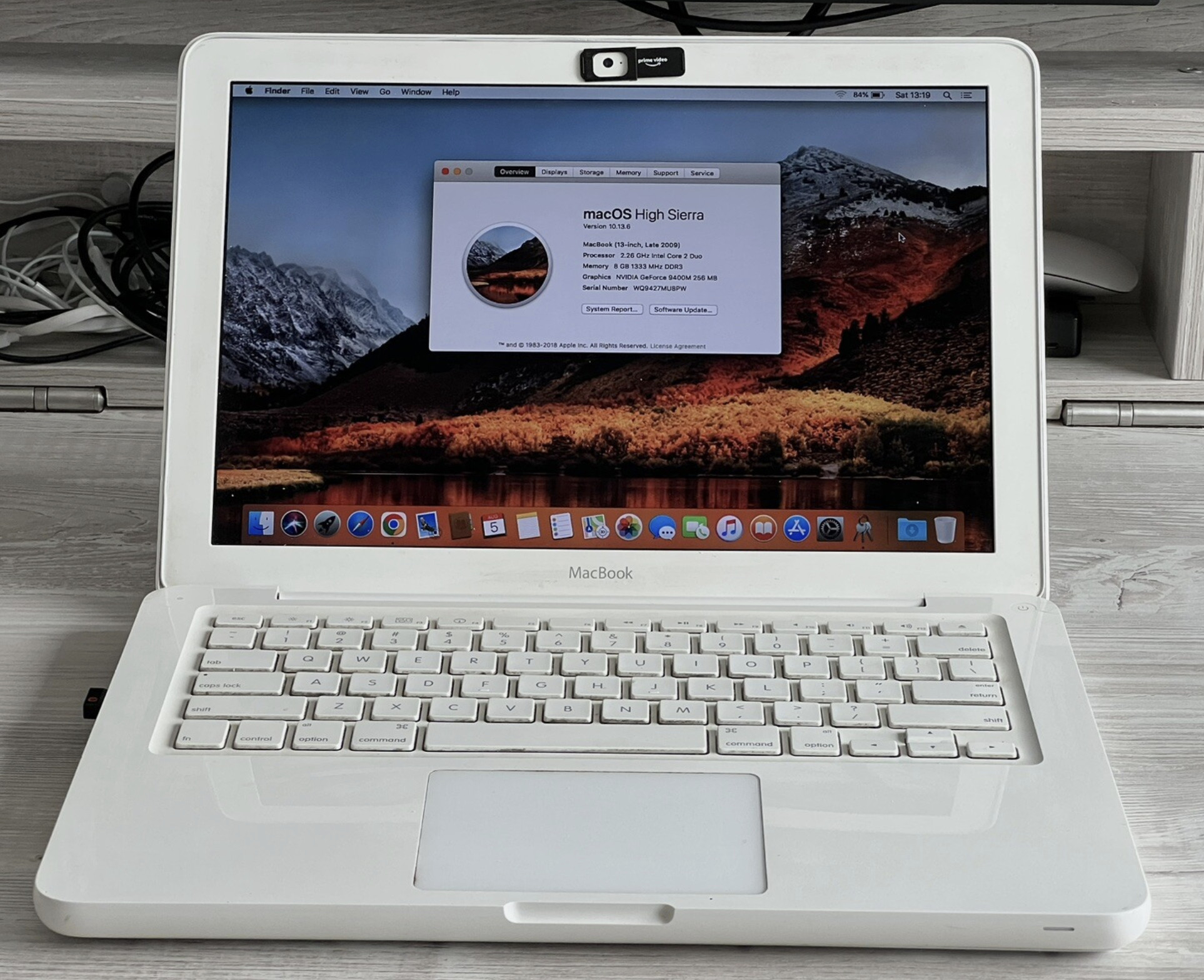 Aluminum and white unibody MacBooks from 2008 to 2010