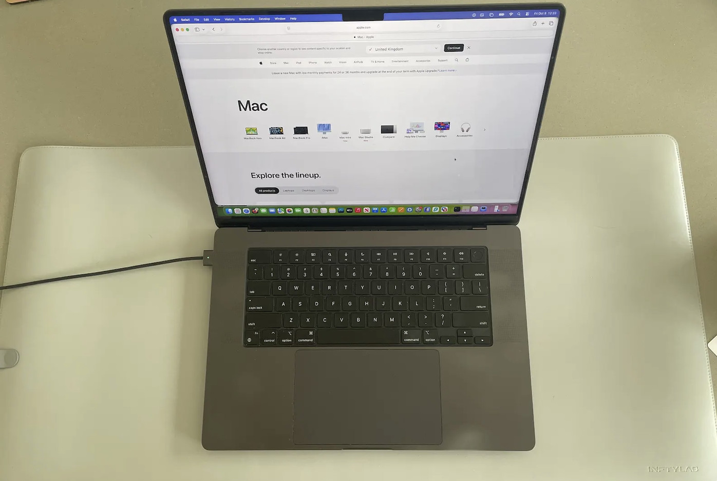 benq flow mat with macbook